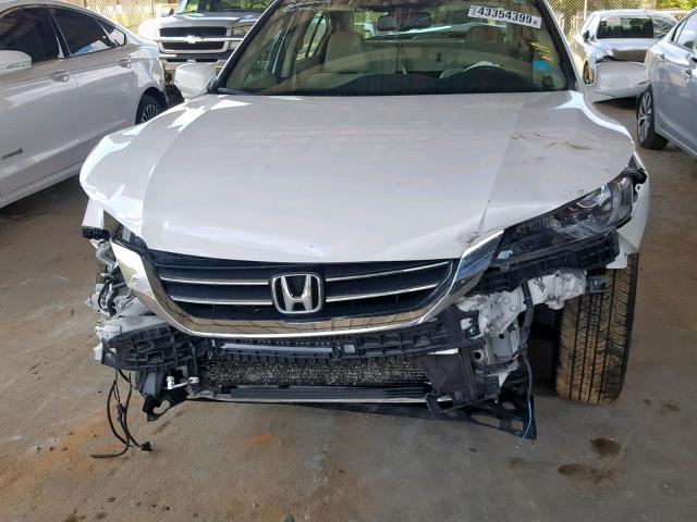 1HGCR2F8XFA062778 - 2015 HONDA ACCORD EXL WHITE photo 9