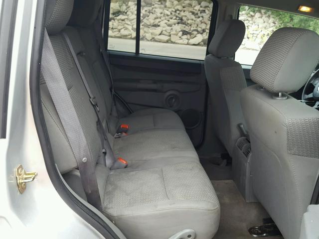 1J8HH48K97C599085 - 2007 JEEP COMMANDER SILVER photo 6