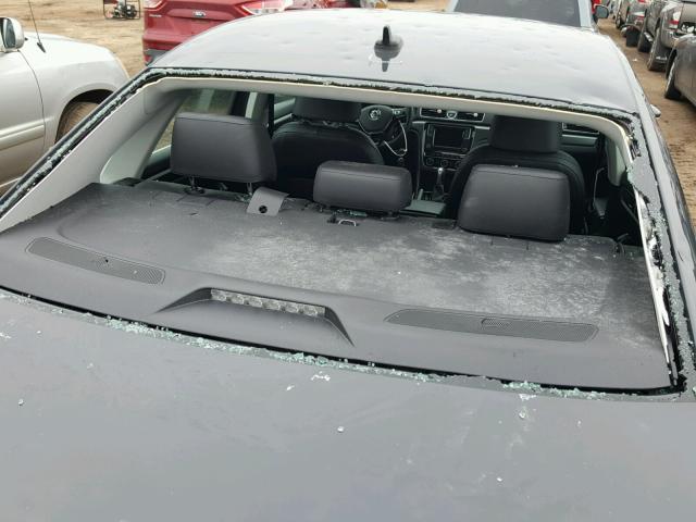 1VWDT7A39HC000970 - 2017 VOLKSWAGEN PASSAT R-L GRAY photo 9