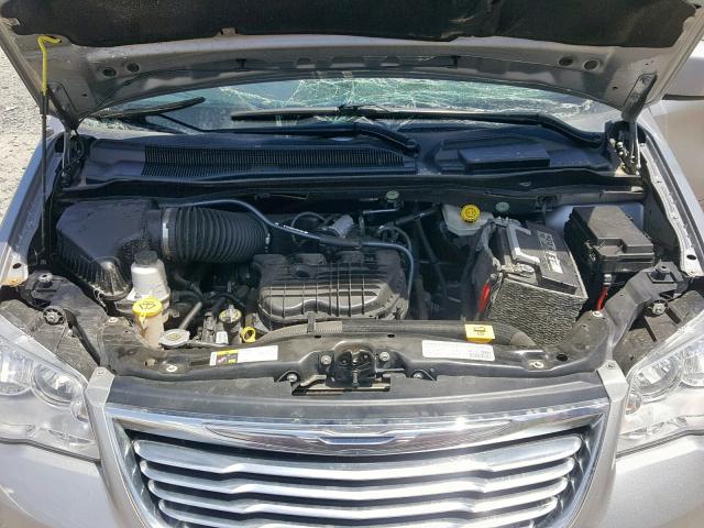 2C4RC1BG4ER404429 - 2014 CHRYSLER TOWN & COU SILVER photo 7