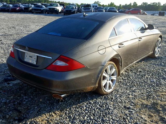 WDDDJ72X18A123531 - 2008 MERCEDES-BENZ CLS 550 BEIGE photo 4