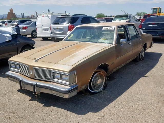 1G3AN69Y0CM244567 - 1982 OLDSMOBILE DELTA 88 R BROWN photo 2