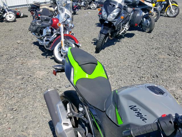 JKAEXKG11KDA22626 - 2019 KAWASAKI EX400 GREEN photo 6