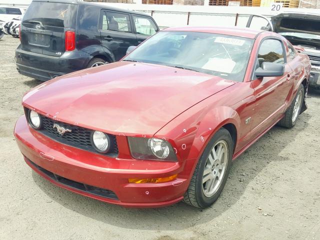 1ZVHT82H065263058 - 2006 FORD MUSTANG GT RED photo 2