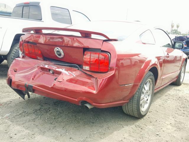 1ZVHT82H065263058 - 2006 FORD MUSTANG GT RED photo 4