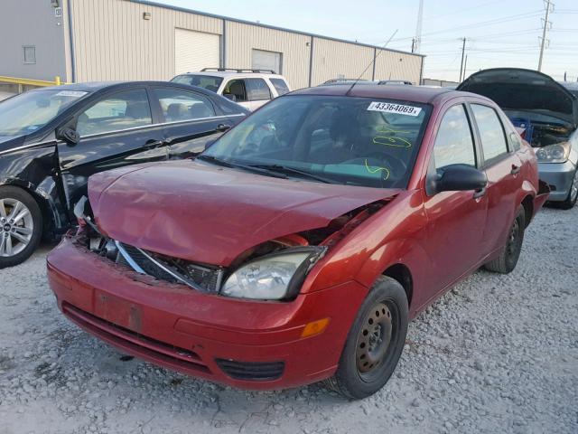 1FAFP34N75W253405 - 2005 FORD FOCUS ZX4 RED photo 2