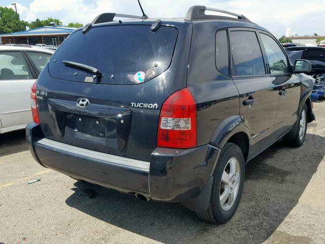 KM8JM12B05U111785 - 2005 HYUNDAI TUCSON GL BLACK photo 4