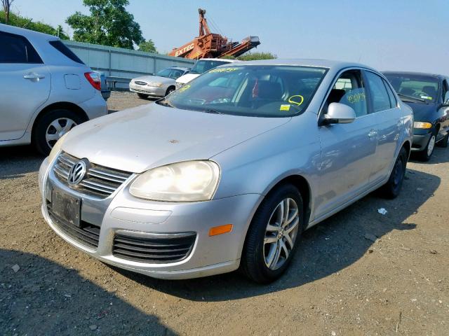 3VWSG71K26M740908 - 2006 VOLKSWAGEN JETTA 2.5 SILVER photo 2