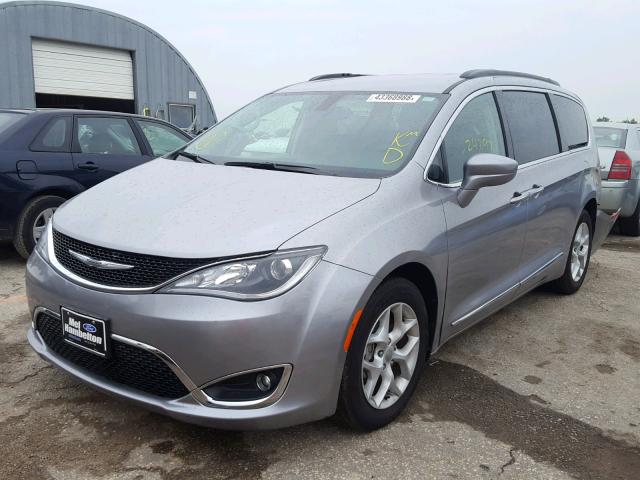 2C4RC1BG2HR810231 - 2017 CHRYSLER PACIFICA T GRAY photo 2