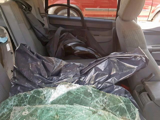 1J8HG48N56C238044 - 2006 JEEP COMMANDER SILVER photo 6