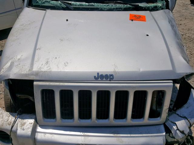 1J8HG48N56C238044 - 2006 JEEP COMMANDER SILVER photo 7