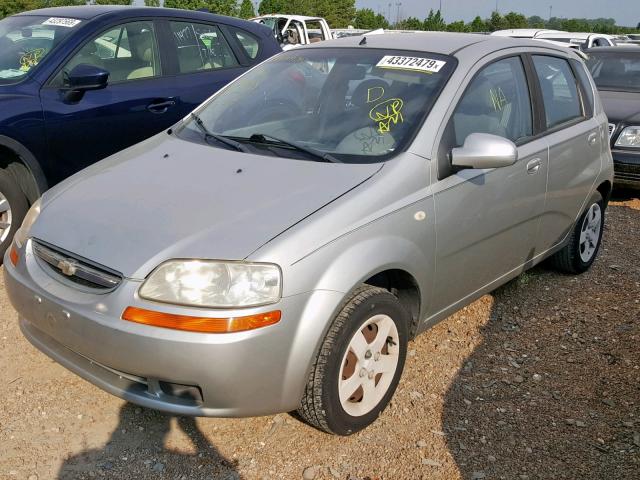 KL1TD62605B291771 - 2005 CHEVROLET AVEO BASE Gümüş foto 2