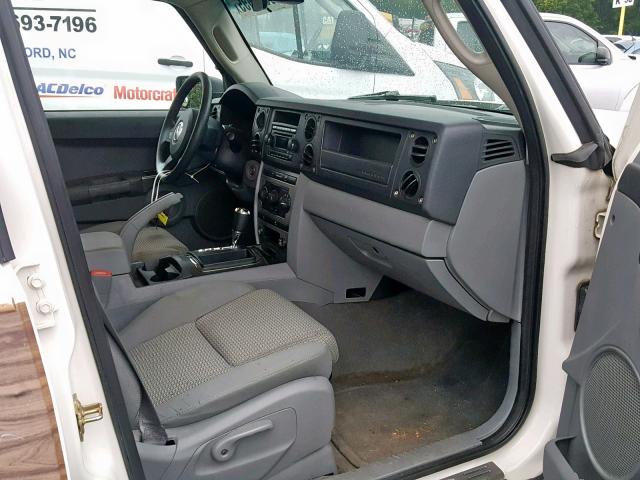 1J8HG48K56C220195 - 2006 JEEP COMMANDER WHITE photo 5