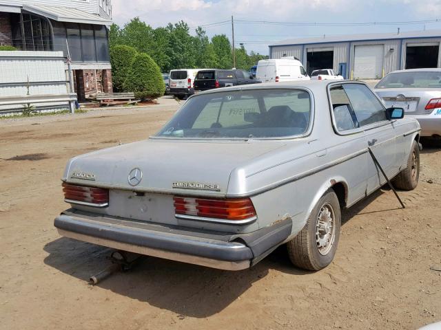 12315012001317 - 1978 MERCEDES-BENZ 300 SILVER photo 4