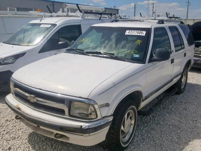 1GNDT13W2S2128365 - 1995 CHEVROLET BLAZER WHITE photo 2