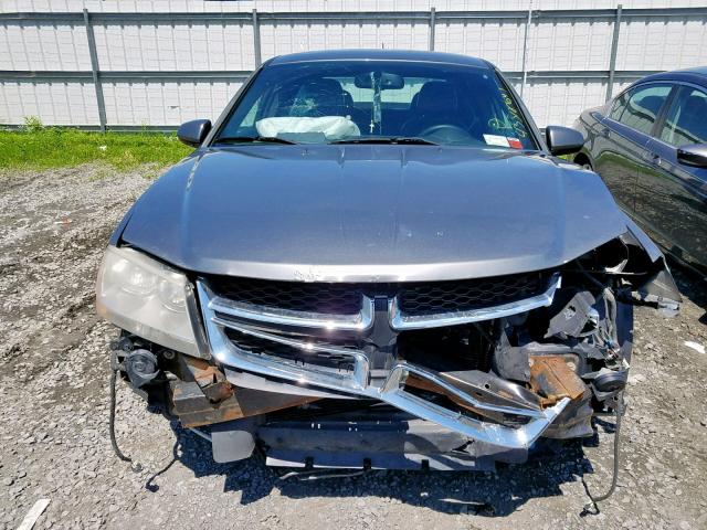 1B3BD2FG4BN577957 - 2011 DODGE AVENGER LU GRAY photo 9