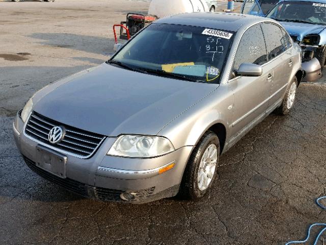 WVWPD63BX1P291411 - 2001 VOLKSWAGEN PASSAT GLS GRAY photo 2