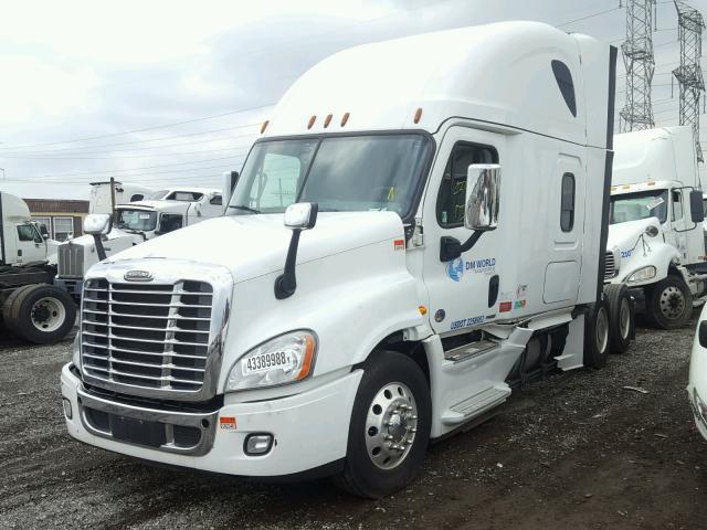 3AKJGLDR8HSJA8881 - 2017 FREIGHTLINER CASCADIA 1 WHITE photo 2