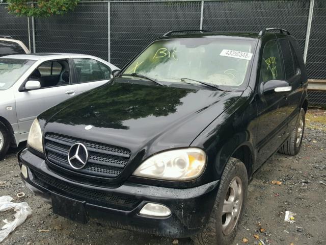 4JGAB54E62A290867 - 2002 MERCEDES-BENZ ML 320 BLACK photo 2