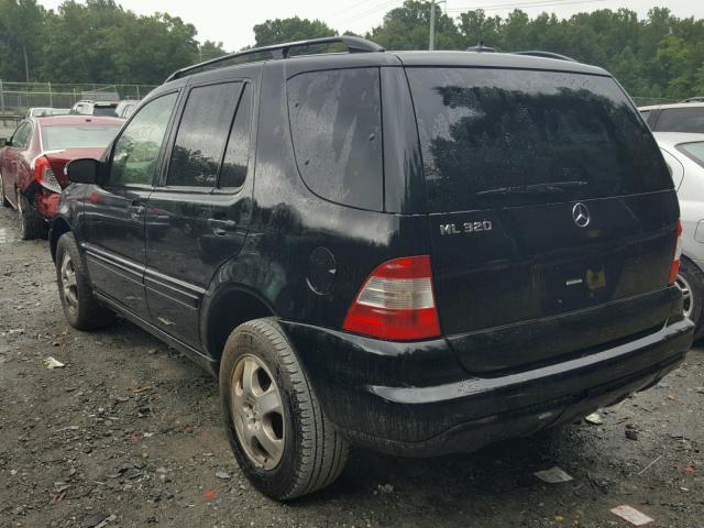 4JGAB54E62A290867 - 2002 MERCEDES-BENZ ML 320 BLACK photo 3