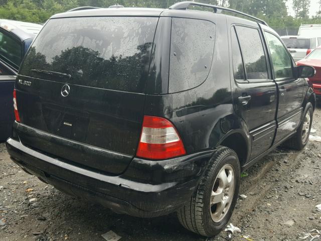 4JGAB54E62A290867 - 2002 MERCEDES-BENZ ML 320 BLACK photo 4