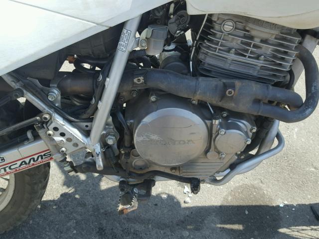 JH2RD0619FK300071 - 2015 HONDA XR650 L WHITE photo 9