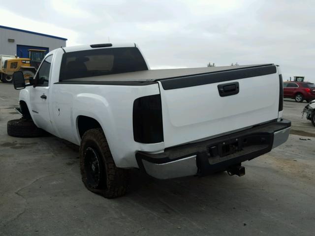 1GTHC24K78E129711 - 2008 GMC SIERRA C25 WHITE photo 3