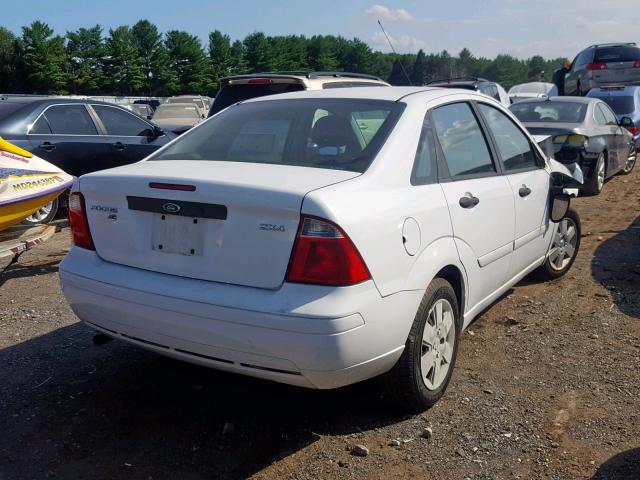 1FAFP34N96W188803 - 2006 FORD FOCUS ZX4 WHITE photo 4