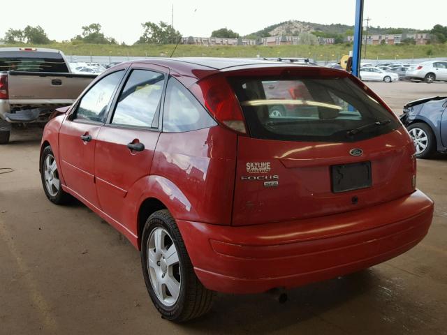 3FAFP37N85R152422 - 2005 FORD FOCUS ZX5 RED photo 3
