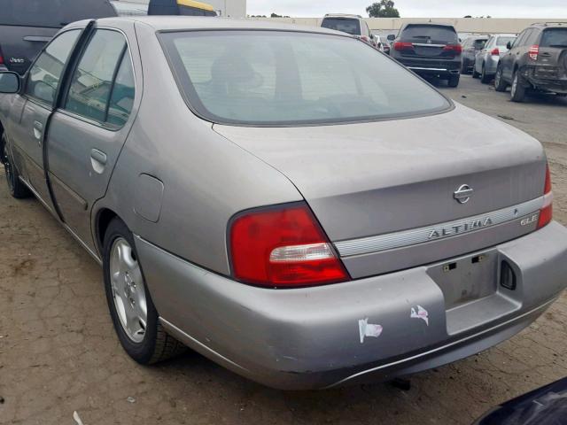 1N4DL01A6YC127982 - 2000 NISSAN ALTIMA XE SILVER photo 3