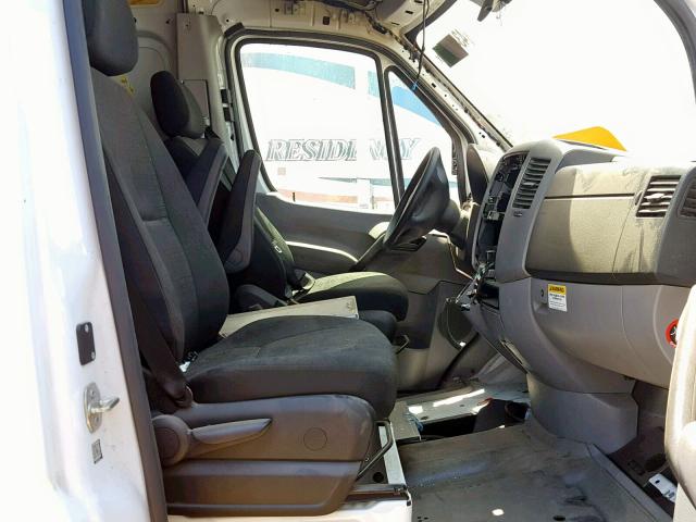 WDYPF4CC1HP384713 - 2017 FREIGHTLINER SPRINTER 3 WHITE photo 5