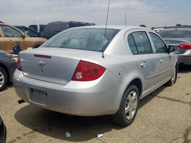 1G1AK52F657554390 - 2005 CHEVROLET COBALT SILVER photo 4