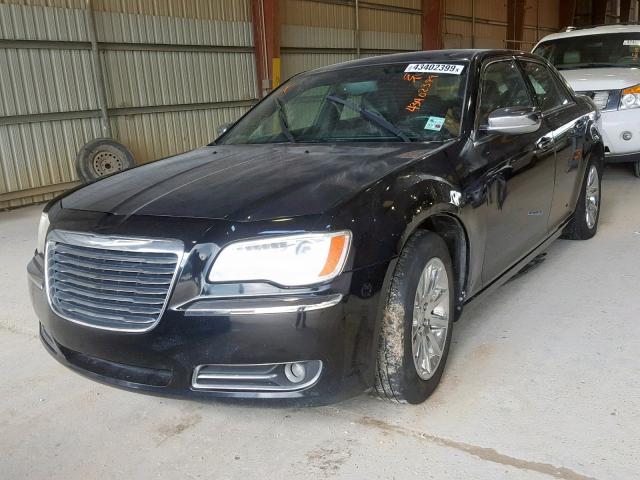 2C3CCACG8CH213026 - 2012 CHRYSLER 300 LIMITE BLACK photo 2