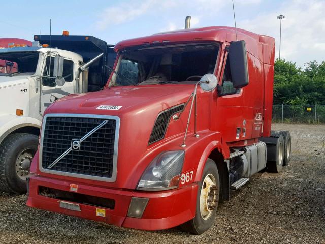 4V4NC9TH7DN131913 - 2013 VOLVO VN VNL RED photo 2