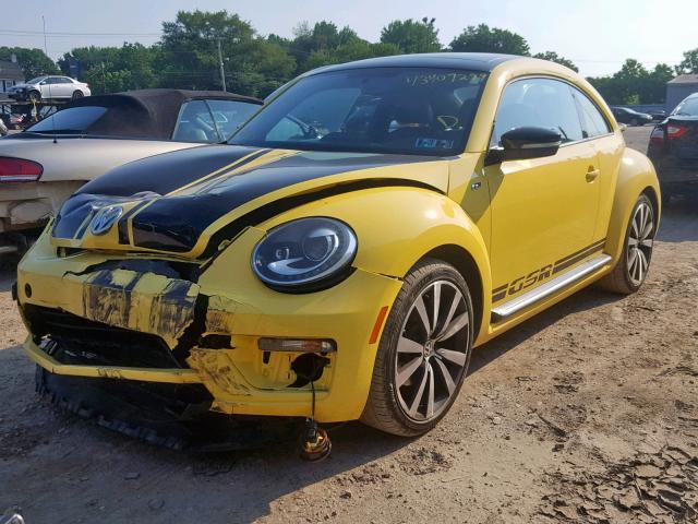 3VWVT7AT7EM618139 - 2014 VOLKSWAGEN BEETLE TUR YELLOW photo 2