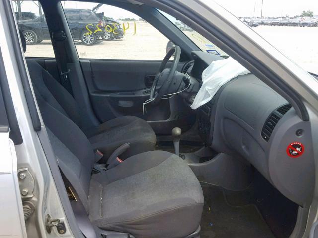 KMHCG45C24U519211 - 2004 HYUNDAI ACCENT GL SILVER photo 5