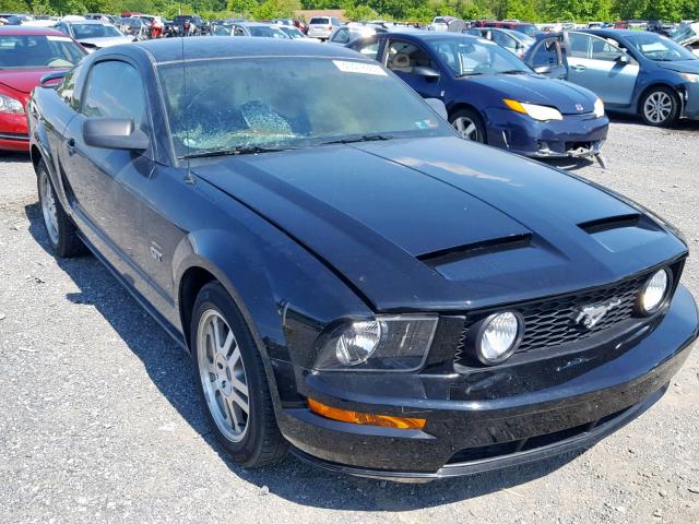 1ZVFT82H855122258 - 2005 FORD MUSTANG GT BLACK photo 1