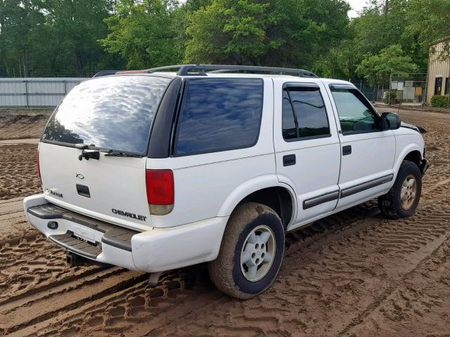 1GNDT13W912188898 - 2001 CHEVROLET BLAZER WHITE photo 4