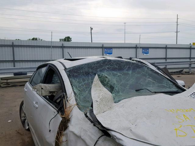 6G2ER57728L129287 - 2008 PONTIAC G8 WHITE photo 10