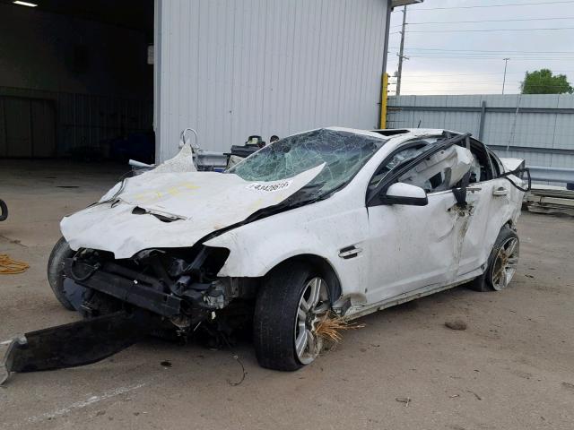 6G2ER57728L129287 - 2008 PONTIAC G8 WHITE photo 2