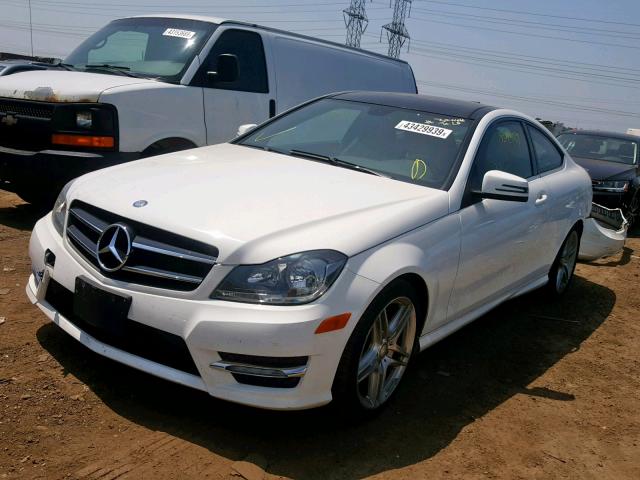 WDDGJ4HB9DF957485 - 2013 MERCEDES-BENZ C 250 WHITE photo 2