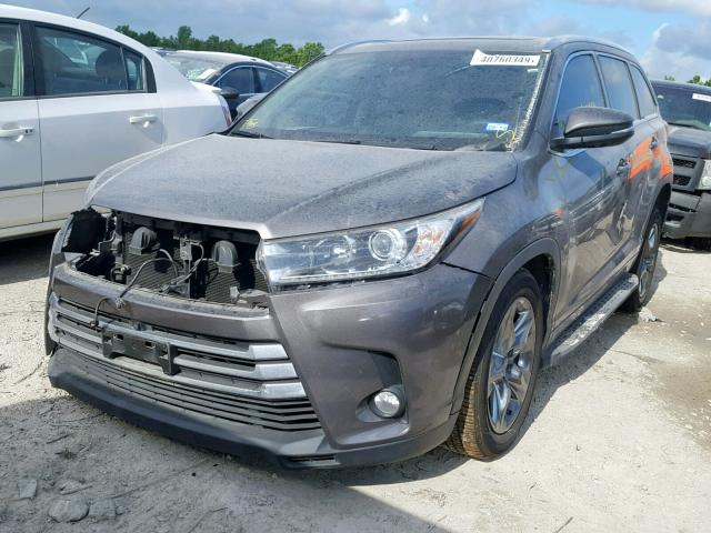 5TDYZRFH4HS216405 - 2017 TOYOTA HIGHLANDER GRAY photo 2