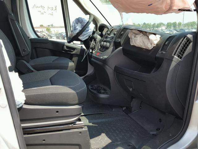3C6TRVBG2JE106766 - 2018 RAM PROMASTER 银色 照片 5