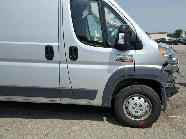 3C6TRVBG2JE106766 - 2018 RAM PROMASTER 银色 照片 9