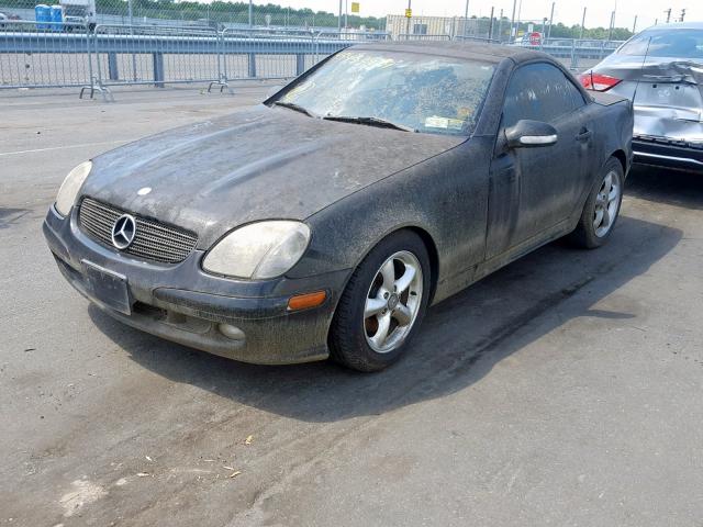 WDBKK65F01F189877 - 2001 MERCEDES-BENZ SLK 320 BLACK photo 2