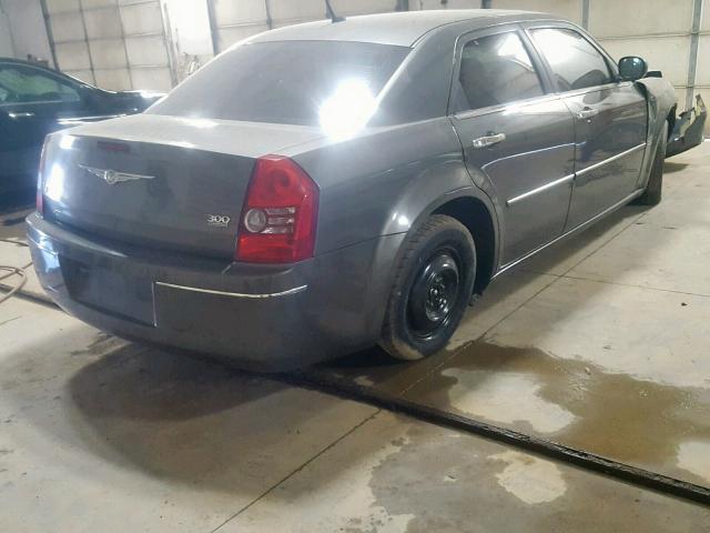 2C3LA53G48H136935 - 2008 CHRYSLER 300 TOURIN GRAY photo 4