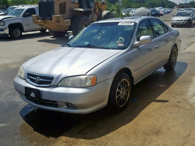 19UUA56631A005844 - 2001 ACURA 3.2TL SILVER photo 2