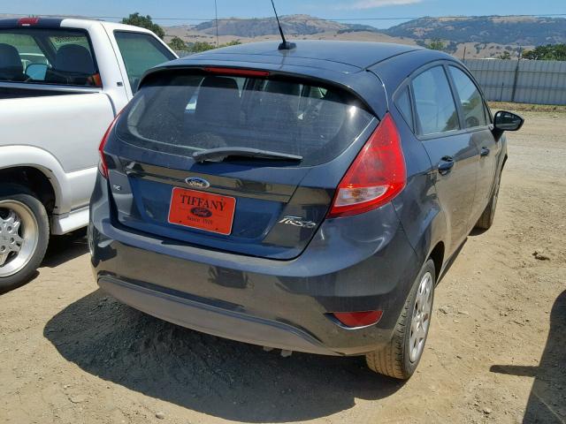 3FADP4EJ7BM162669 - 2011 FORD FIESTA SE GRAY photo 4