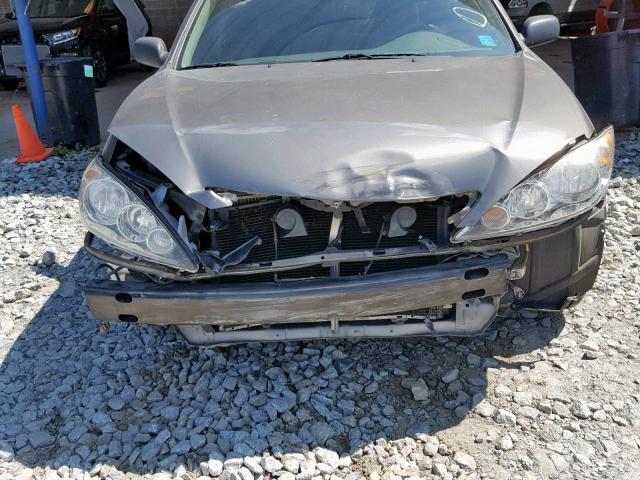 4T1BE32K95U594982 - 2005 TOYOTA CAMRY LE GRAY photo 9