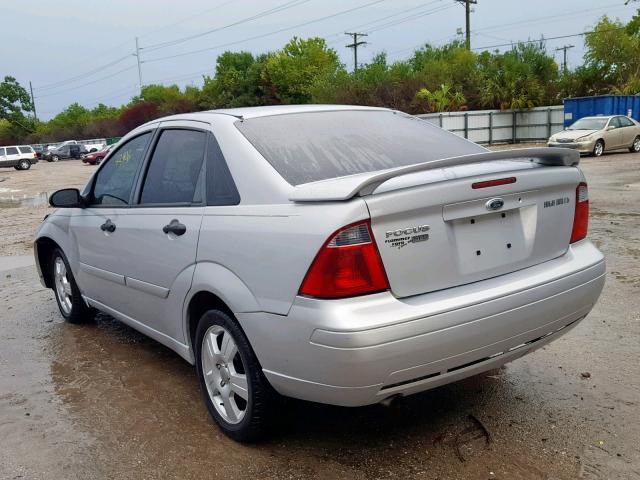 1FAHP34N07W265021 - 2007 FORD FOCUS ZX4 SILVER photo 3